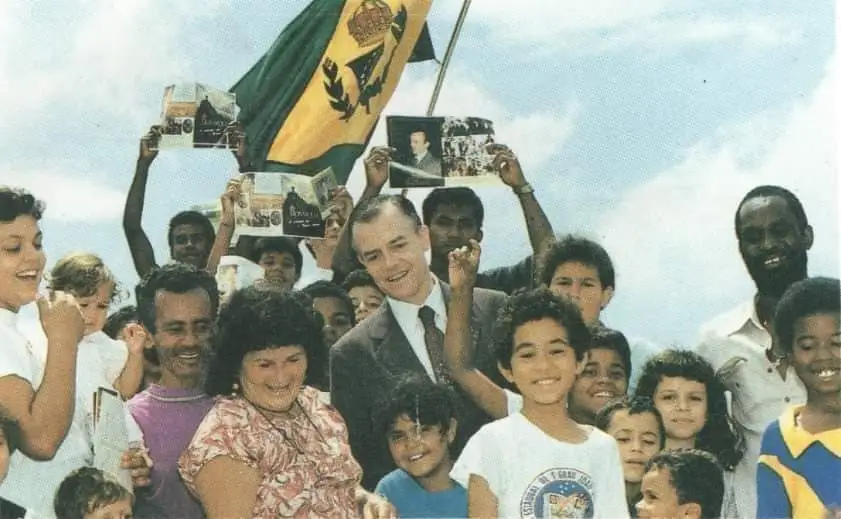 Dom Bertrand durante a campanha no Plebiscito-de-1993-no-Brasil-Monarquia-ou-Republica