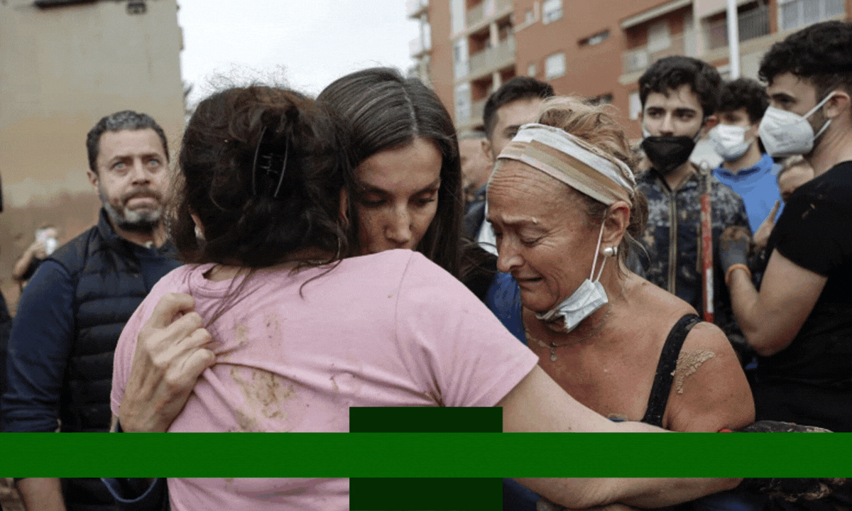 Nem a lama, nem os insultos afastaram os Reis da Espanha nas inundações de Valência: compromisso da Monarquia com o Povo